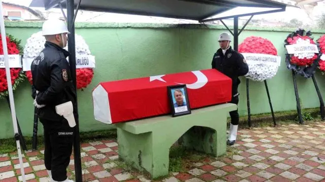 Mustafakemalpaşa Emniyetinde Mehmet Pişik Yasa Boğdu
