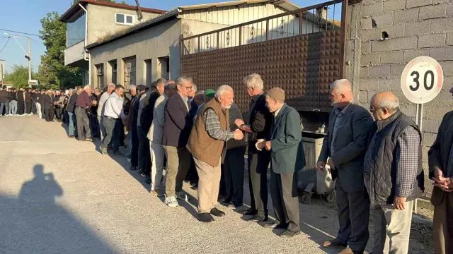 Yamanlı’da 110 Yıllık Bayramlaşma Geleneği Sürdü