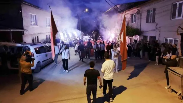 Çaltılıbük'te 157 Yıllık Deve Eğlencesi Geleneği Sürüyor